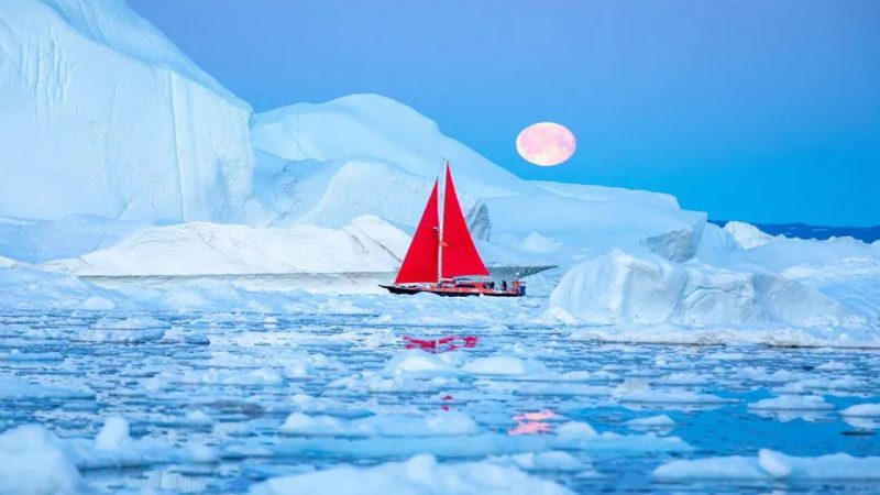 These images highlight the terrible beauty of Greenland’s disappearing ice